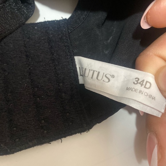 Leutus Pearl Lace Mesh Bra - Picture 4 of 4